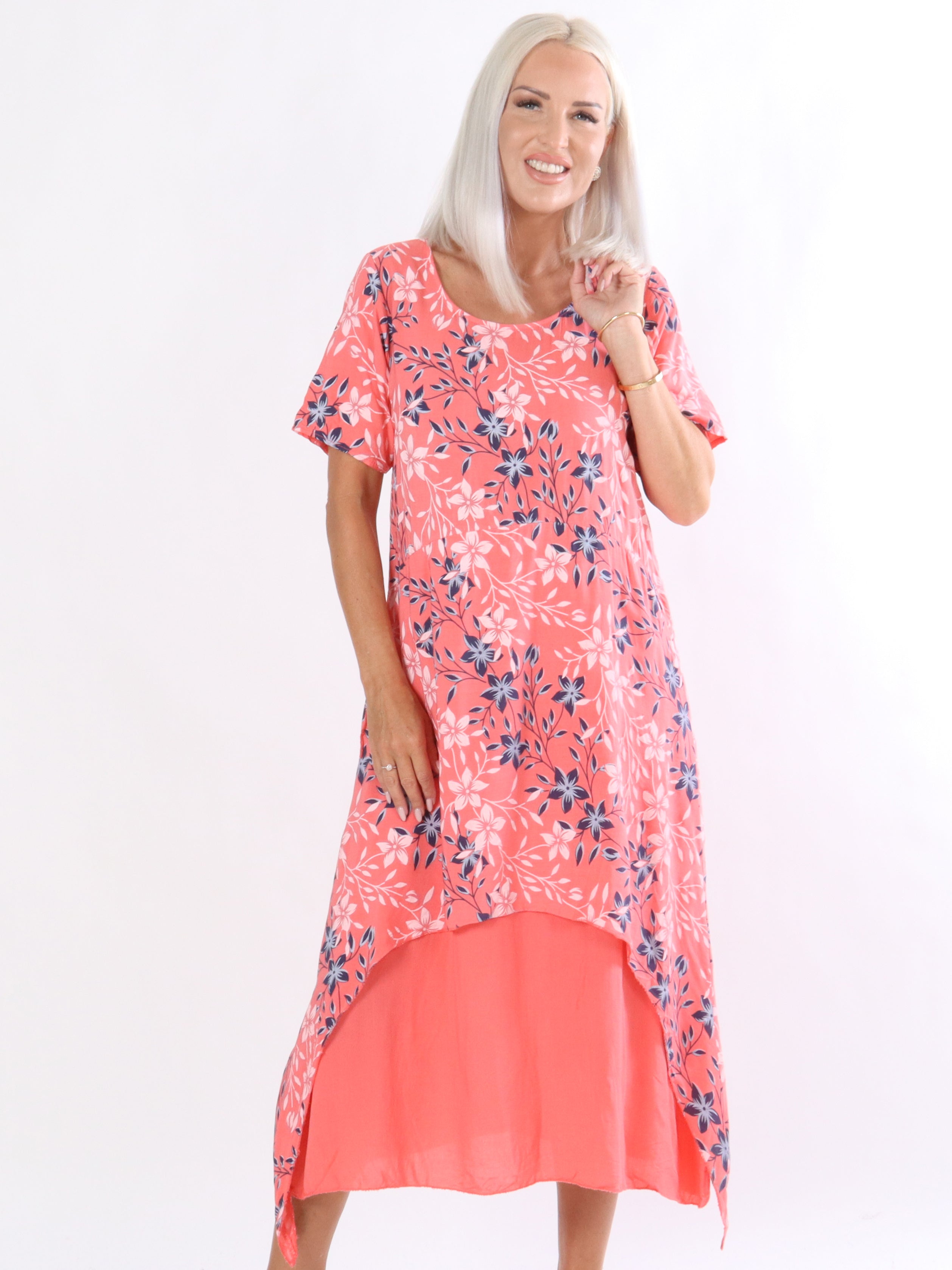 Marlon - Armygrøn lang kjole med et kortere lag med blomsterprint